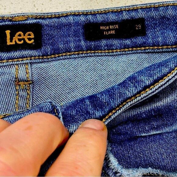 Lee Vintage Modern High Rise Flare Jeans 29x33 NWT Stretch Distressed Denim - Picture 6 of 11